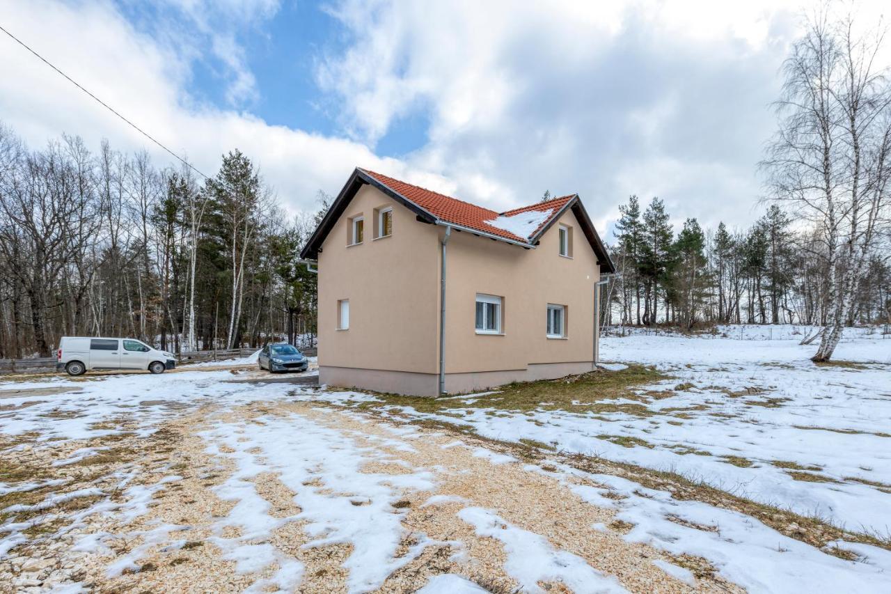 Apartman Vedro Polje Gospić Екстериор снимка