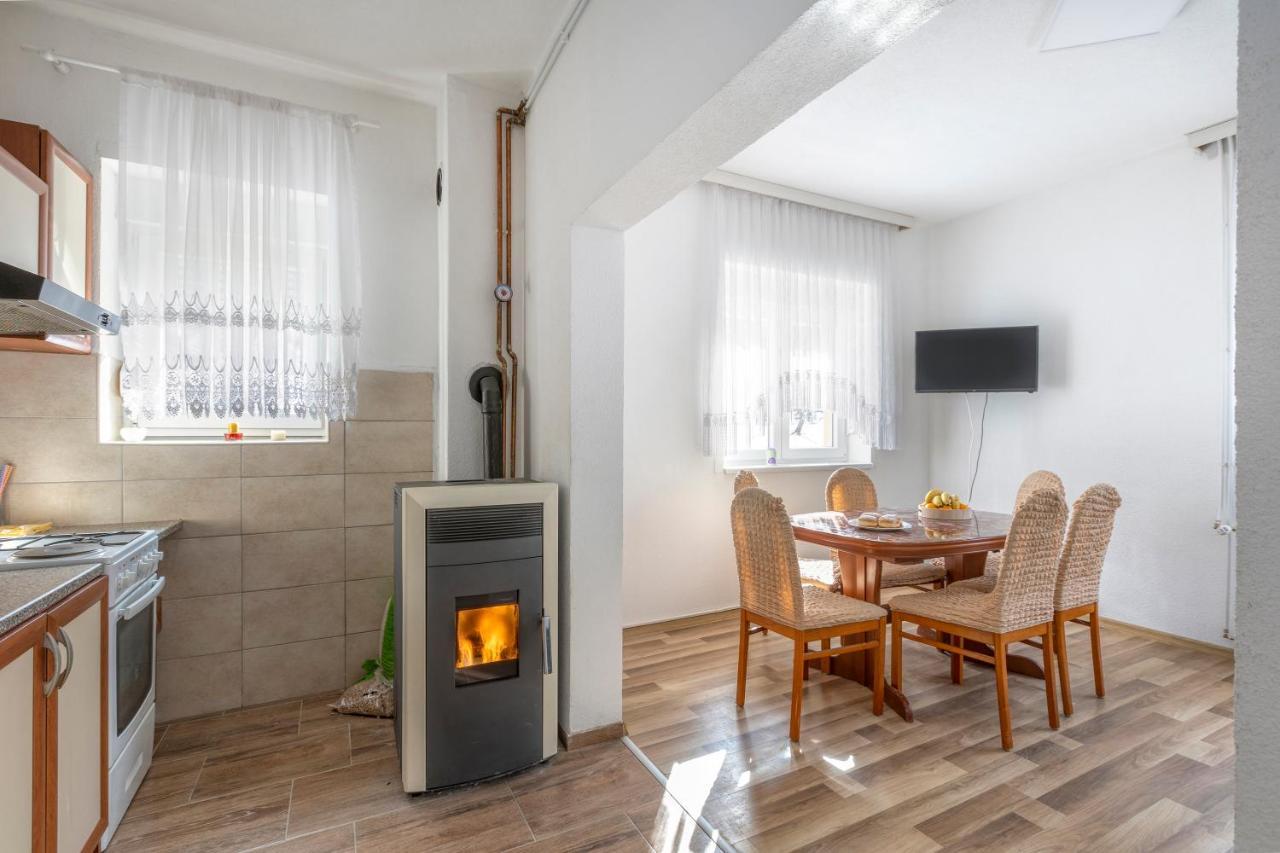 Apartman Vedro Polje Gospić Екстериор снимка
